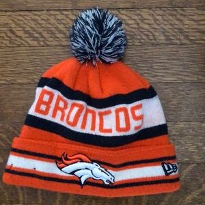 New Era Denver Broncos Pom Pom beanie